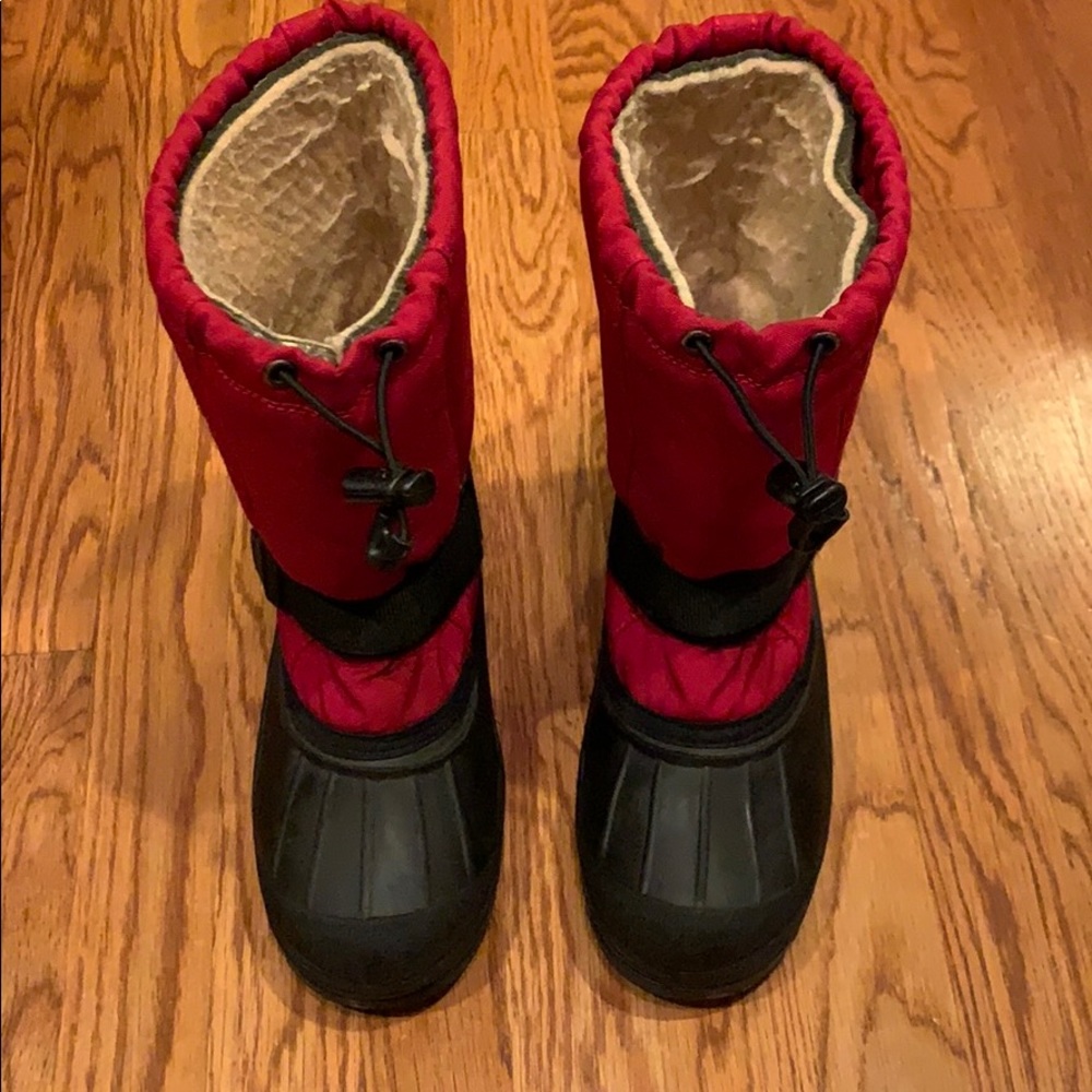 Kamik snow boots size 4